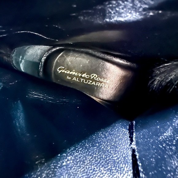 Beautiful Gianvito Rossi for Altuzarra leather lace up boots with fur accent - Picture 8 of 8